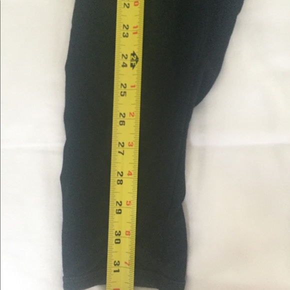 Victoria’s Secret Pink Capri Leggings - Picture 3 of 4